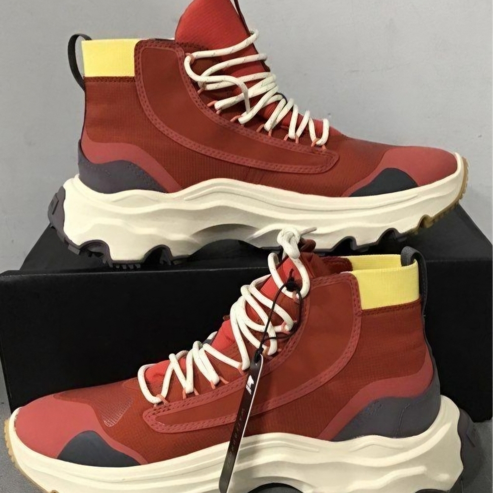 NEW Sorel Kinetic Breakthru Venture Mid WP Boots 9.5